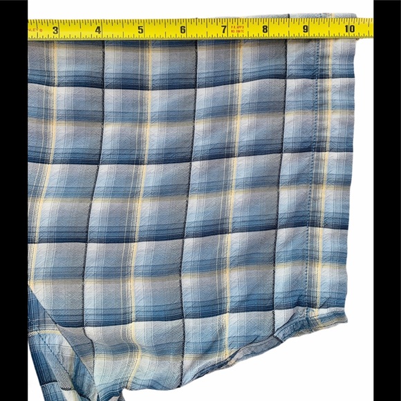 Tommy Bahama Men’s Large Hawaiian Shirt - Picture 11 of 11